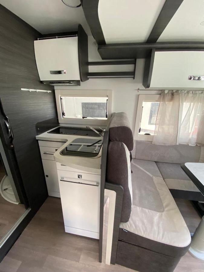 Magnifica Autocaravana Adria Matrix Axess 670Sl Granada Exterior photo